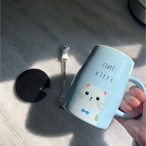 Never used ceramic mug!! Cute little kitty mug (14 oz)